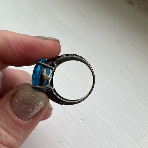 Vintage HUGE Blue Topaz and 925 Sterling Silver Ring, Boho Chunky Cocktail - Picture 10 of 12